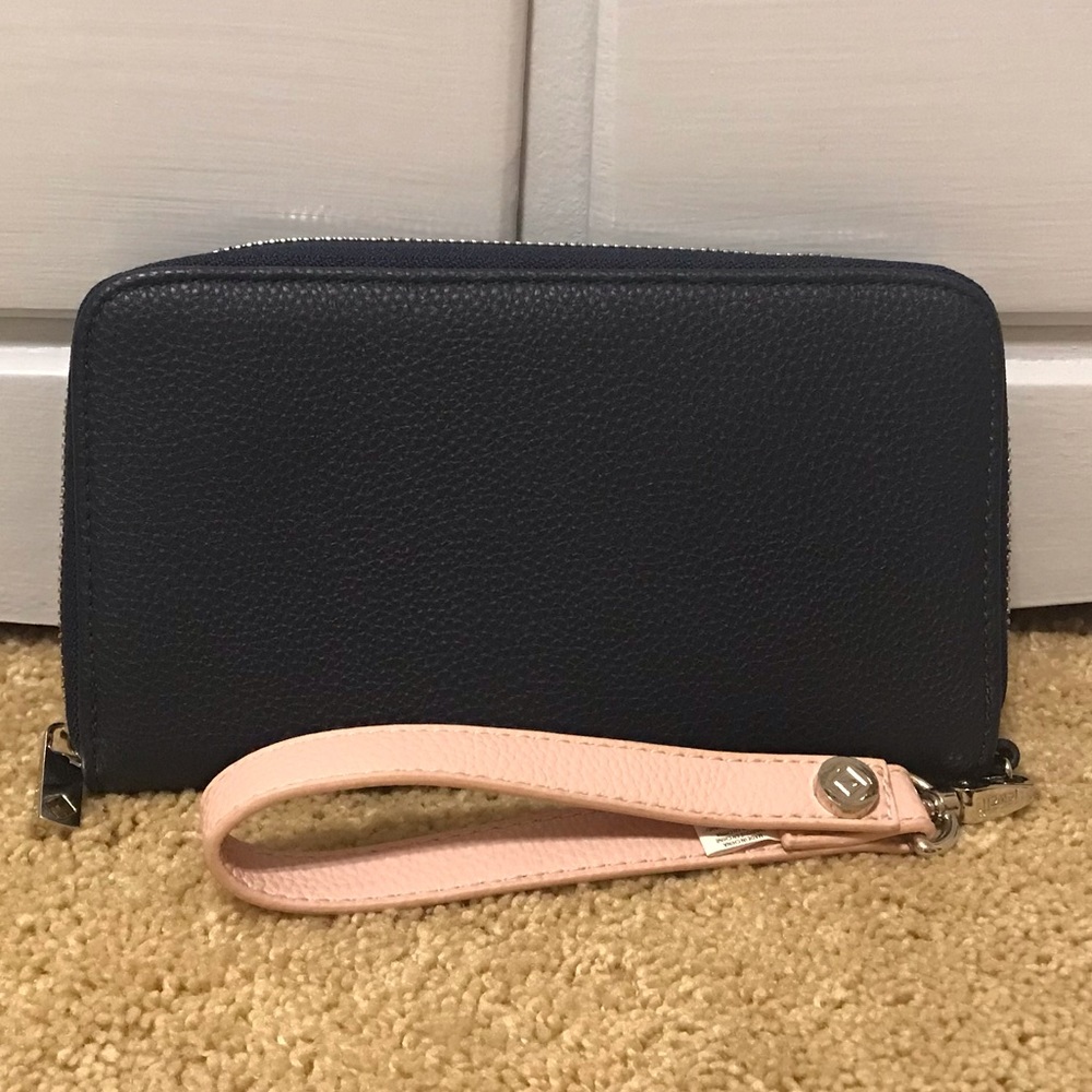 Thirty-One All About the Benjamins Wallet